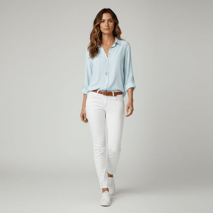 Women's Long-Sleeve Collared Button-Down Shirt in Relaxed Fit