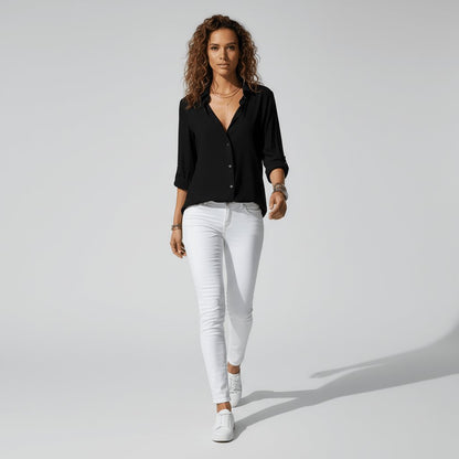 Women's Long-Sleeve Collared Button-Down Shirt in Relaxed Fit
