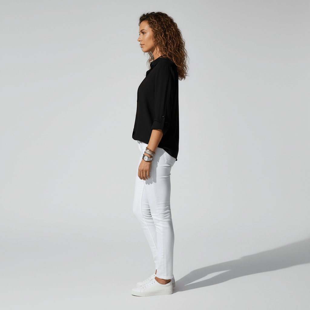 Women's Long-Sleeve Collared Button-Down Shirt in Relaxed Fit