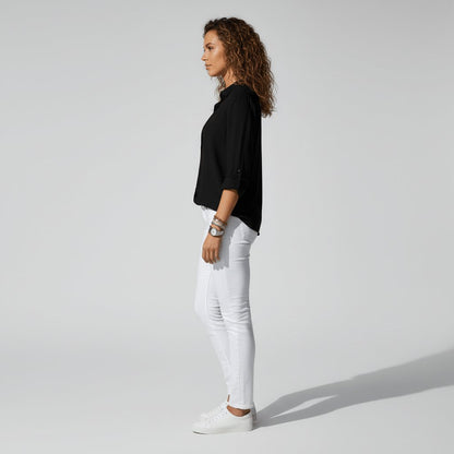 Women's Long-Sleeve Collared Button-Down Shirt in Relaxed Fit