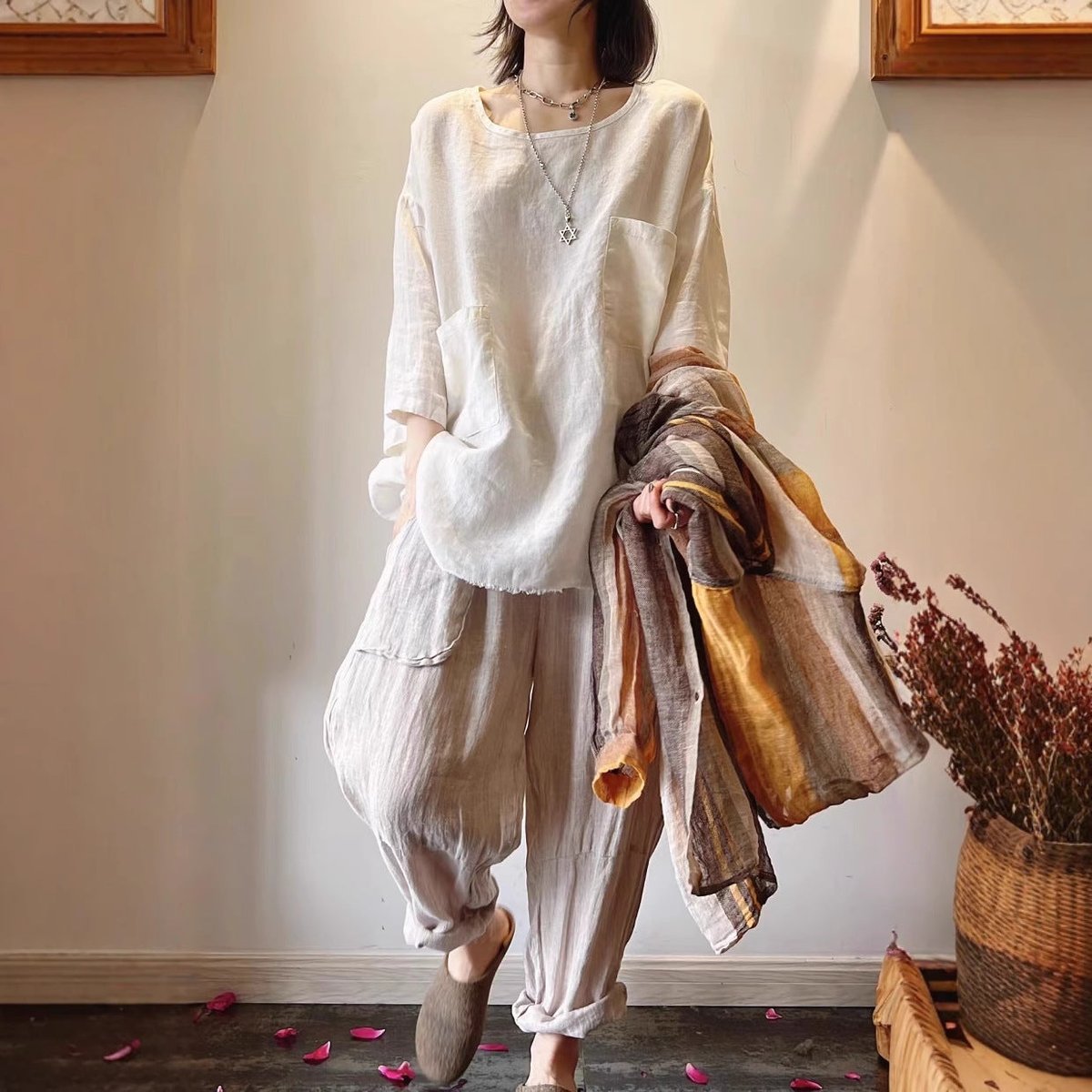 Women's Loose-Fit Linen Tunic Top with Front Patch Pockets
